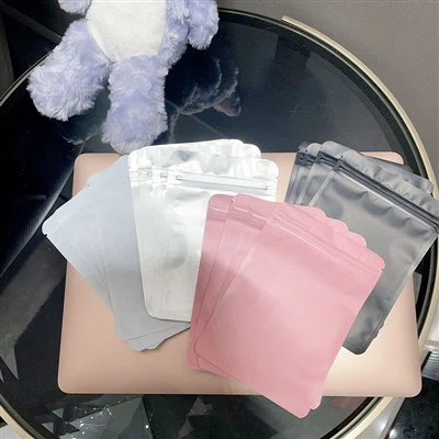 Offset-Sealed Labeled Bags